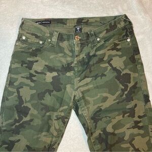 Women’s Halle True Religion Super Skinny green camouflage Jeans 33in. x 28.5in.